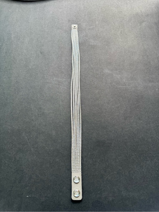 Jewelry - Silver rhinestone choker necklace
